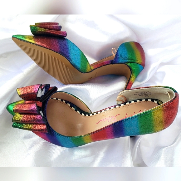NEW BETSY JOHNSON Multicolored Iridescent Rainbow Bow Heels!!! - Picture 7 of 7